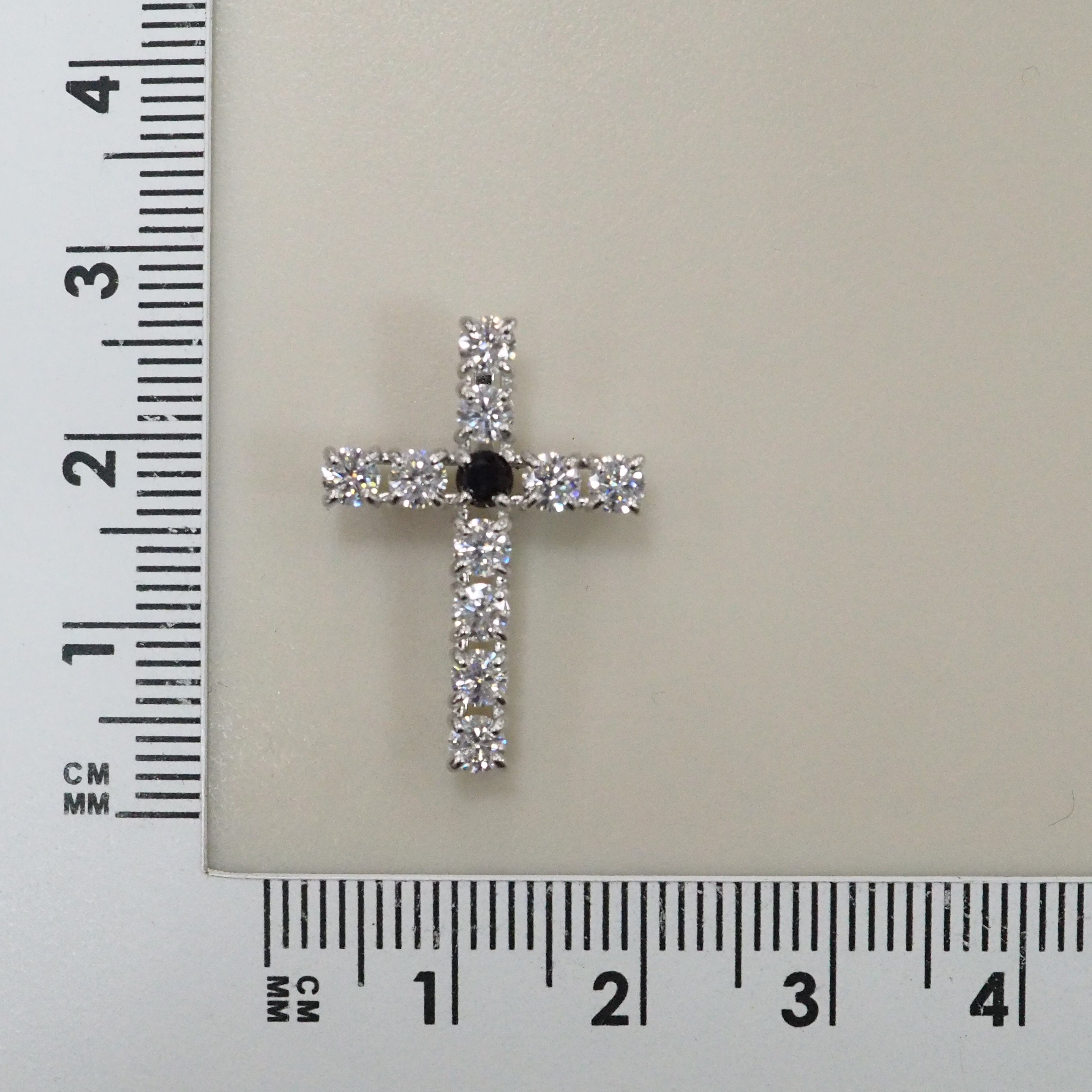 Серебряная подвеска-крест с муассанитами и черным турмалином